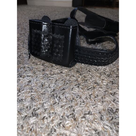 1921 Dutyman 32” w/ Safariland Thumbsnap Glock17 Holster & Model 079 Mag Pouch - Picture 2 of 9